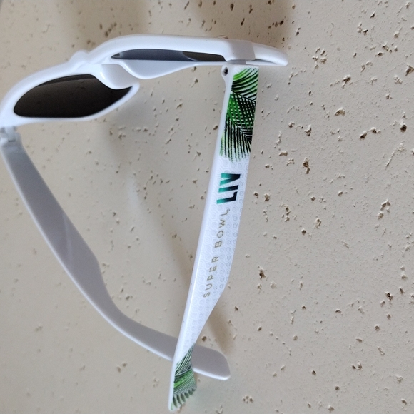 Super Bowl LIV Bundle - Picture 3 of 16